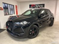 La société GT Sélection vous propose ce SUV Crossover/ Citroen DS DS3 CrossBack Finition Performance Line PureTech 130 Ch Boite EAT8. Mise en circulation le 06/10/2002 avec seulement 03900 Kms garantie. Véhicule sous garantie constructeur octobre 2024. Extension de garantie possible de 3 à 24 mois. Pochette de bord, double de clé et rapport histovec disponible. Options: - peinture "noir perla nera" - feux arrière led - navigation avec android auto ou carplay - accès et démarrage mains libre - rétroviseur intérieur anti éblouissement Equipements: - éléments spécifique à la finition Performance line - roues noir brillant 17 pouces - vitres arrière teintées - rétro rabattable électriquement - boite automatique 8 rapports - caméra de recul - radars de stationnement avant et arrière - feux de jour led - détecteur de franchissement de lignes - indicateur de limitation de vitesse - assistant aux freinages d'urgence - régulateur et limiteur de vitesse - feux et essuie glaces automatique - start & stop - plusieurs mode de conduite - sièges sport cuir/alcantara/tissu - volant sport en cuir multifonctions - palettes changement de vitesse - console central noir laquée - insert habitacle en alcantara - garniture de pavillon anthracite - pack éclairage d'ambiance - pédalier en alu - seuils de portes en alu - climatisation automatique - virtual cockpit 3D - écran multimédia tactile - interface téléphone bluetooth - interface musique bluetooth - prise audio USB - commande vocale - roue de secours galette - banquette arrière 1/3 2/3 - siège et volant réglable en hauteur - fixations de sièges isofix avant et arrière - apple SOS et DS assistance